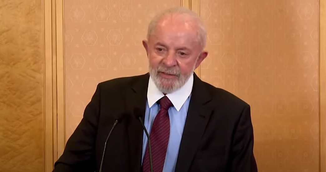 Imagem de destaque do post: “Ao invés de chorar, caia na realidade”, diz Lula sobre Bolsonaro réu