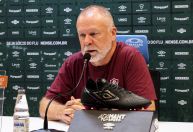 Mano Menezes é demitido do Fluminense após estreia no Brasileirão