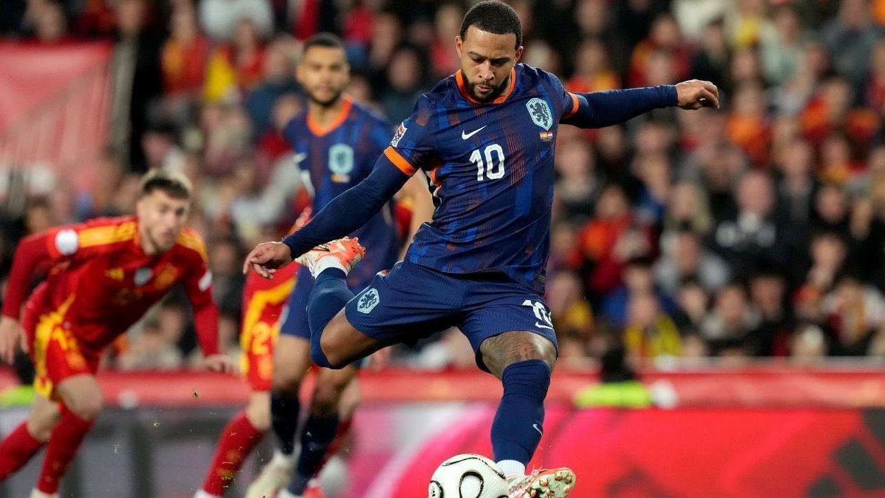 Memphis Depay em partida pela Seleção Holandesa