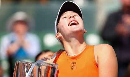 Mirra Andreeva supera Sabalenka e conquista título
