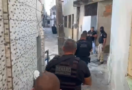Polícia faz operação contra o narcotráfico em Salvador