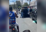 Homem esfaqueia ex-mulher em ponto de ônibus de Belford Roxo