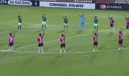 Palmeiras e Del Valle protestam contra racismo em jogo da Liberta Sub-20