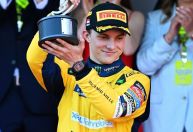 McLaren renova com Oscar Piastri em contrato multianual