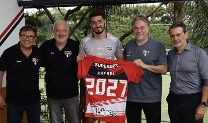 São Paulo anuncia renovação com goleiro Rafael até 2027