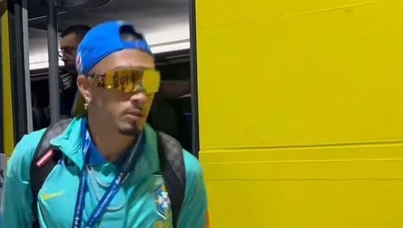 Raphinha chega ao clássico Brasil x Argentina como centro de polêmica