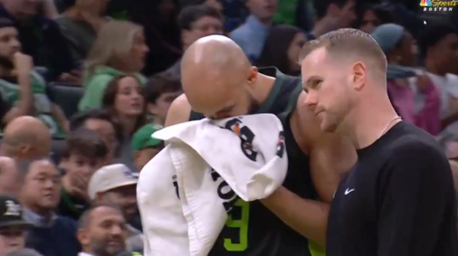 Derrick White perde os dentes durante partida da NBA