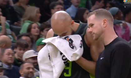 Derrick White perde os dentes durante partida da NBA