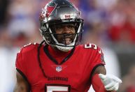 Astro da NFL tem casa assaltada por ladrões; família estava na residência