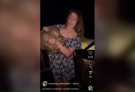 Turista americana posta declaração após polêmica com filhote de vombate