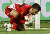 Presidente da FPF pede desculpas para goleiro do São Paulo após polêmica