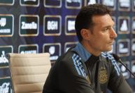 Scaloni minimiza polêmica e pede respeito antes de clássico contra o Brasil