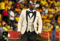 Destaque contra o Corinthians, técnico do Barcelona é conhecido pelos looks