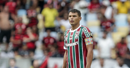 Thiago Silva é chamado de Ex-jogador pelo Borussia Dortmund