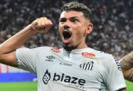 Santos encaminha empréstimo de Tiquinho Soares ao Mirassol