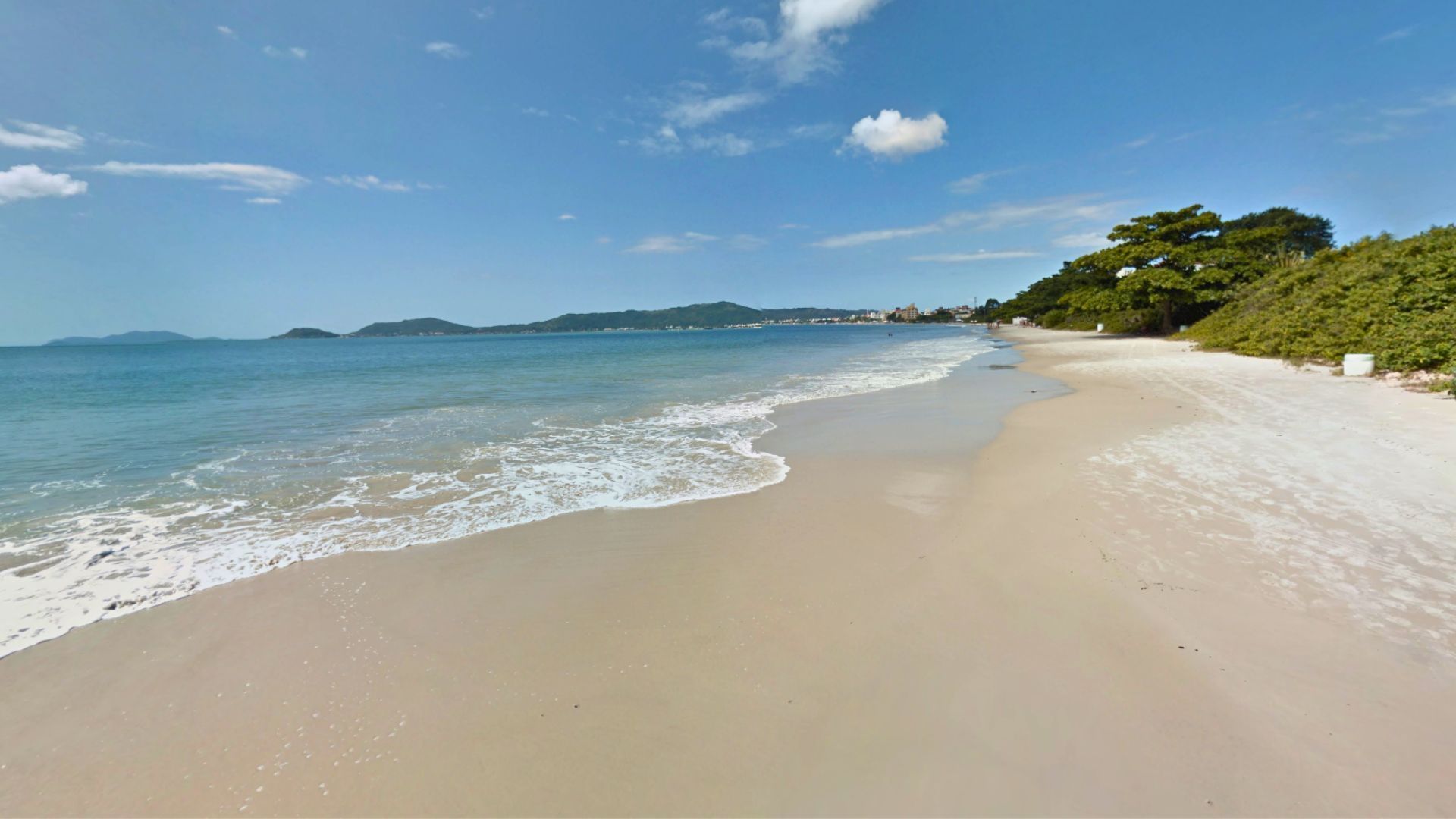 Turistas são torturados e mortos após gestos em praia de SC