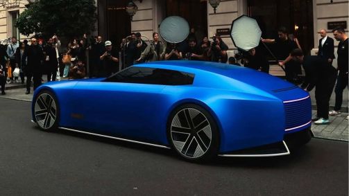 Jaguar Type 00 durante a Paris Fashion Week