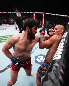 UFC-Poatan-Ankalaev-7 UFC: brasileiro sofre golpe proibido e luta termina sem resultado