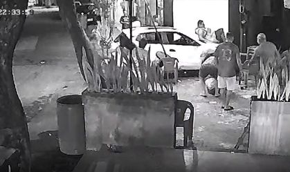 Vídeo: Motorista de aplicativo atropela 10 pessoas e acaba preso no RJ