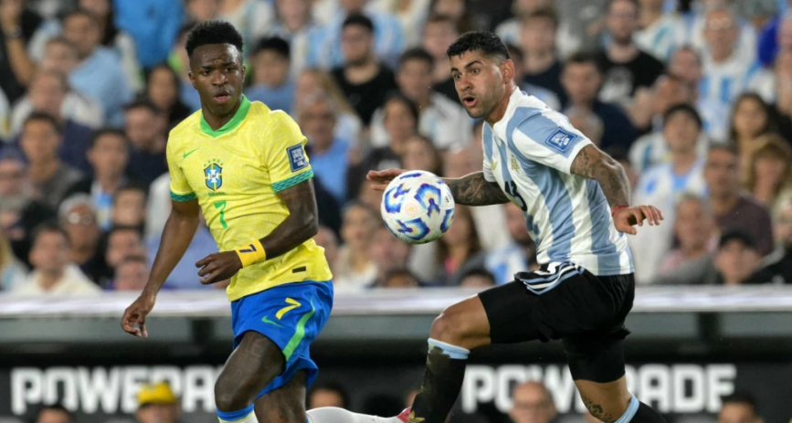 Vini Jr. e Romero em Argentina x Brasil