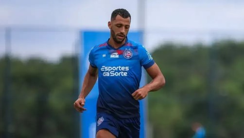 Vitor Hugo durante treino do Bahia