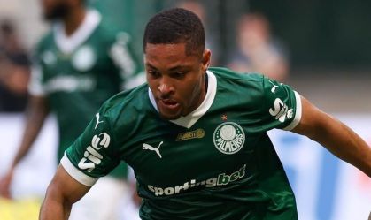 Abel compara fase de Vitor Roque no Palmeiras com começo de Mbappé no Real