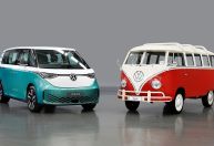 Volkswagen Kombi segue ativa após 75 anos de lançamento; conheça a história