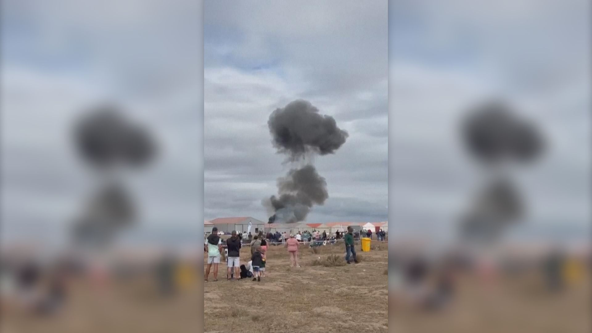 Queda de avião durante show aéreo na áfrica do Sul.