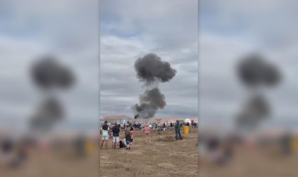 Veja momento em que avião cai durante show aéreo na África do Sul