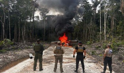 PF destrói aeronaves usadas para o tráfico de drogas no Amazonas