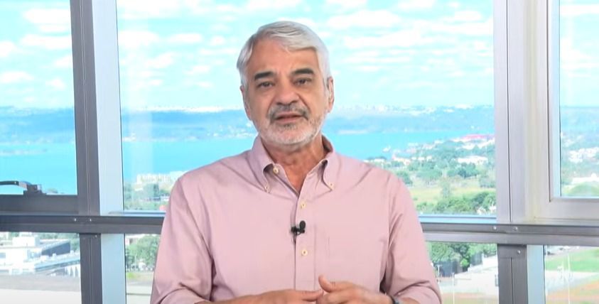 O senador Humberto Costa em entrevista à CNN