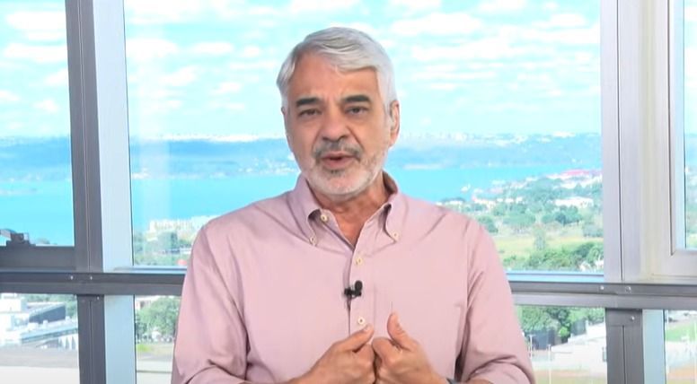 O senador Humberto Costa em entrevista à CNN