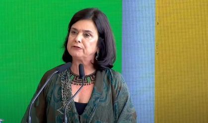 Nísia diz que deixa Ministério após encontrá-lo desmontado e desacreditado