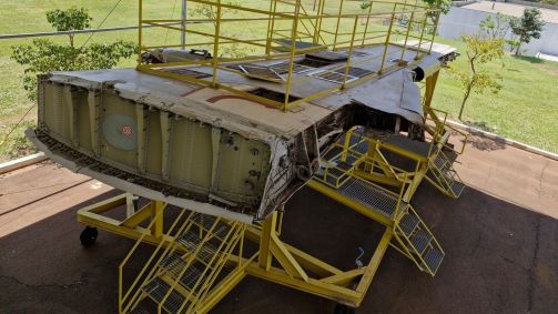 Asa de avião foi desmontada para aprendizado de alunos na escola da Latam em São Carlos (SP)