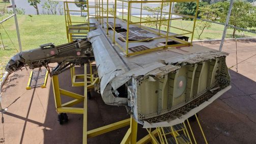 Asa de avião foi desmontada para aprendizado de alunos na escola da Latam em São Carlos (SP)