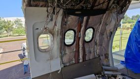 Cabine de um A320 da Latam foi desmontada para que os alunos possam ver como funciona um avião por dentro