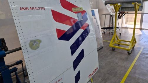 Parte de fuselagem de um avião para treinamento de mecânicos na escola da Latam em São Carlos (SP)