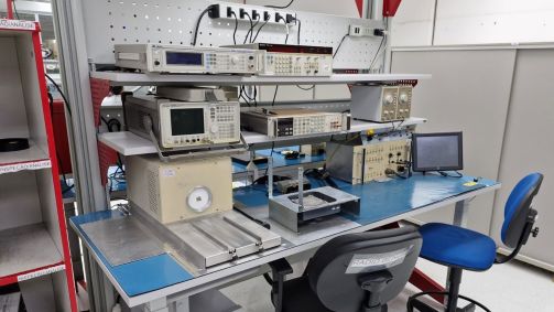 Oficina de componentes eletrônicos no centro de manutenção da Latam em São Carlos (SP)