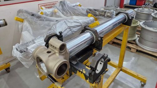 Trem de pouso dianteiro de um Airbus A320 no centro de manutenção da Latam em São Carlos (SP)