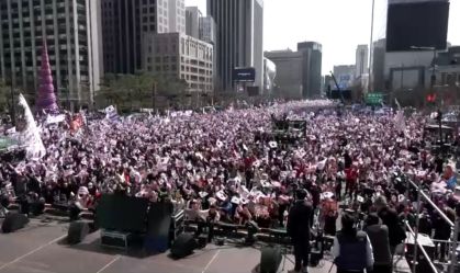 Coreia do Sul: Grupos se manifestam contra e a favor de presidente afastado