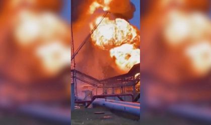 Rússia acusa Ucrânia de ataque em depósito de petróleo; veja explosão