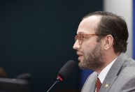 Filipe Barros é confirmado em comissão que seria de Eduardo Bolsonaro