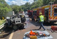 Impacto violento: carro vira "ovo" após acidente em SC