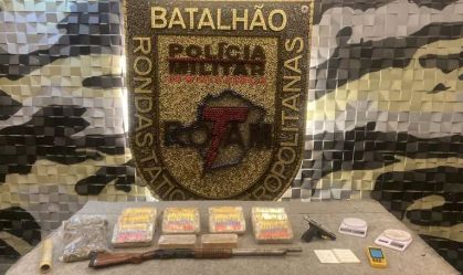 Mulher é presa por tráfico de drogas e tenta subornar policiais em MG