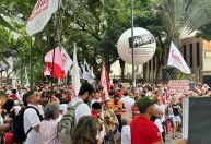 Movimentos sociais e políticos participam de ato contra o PL da anistia