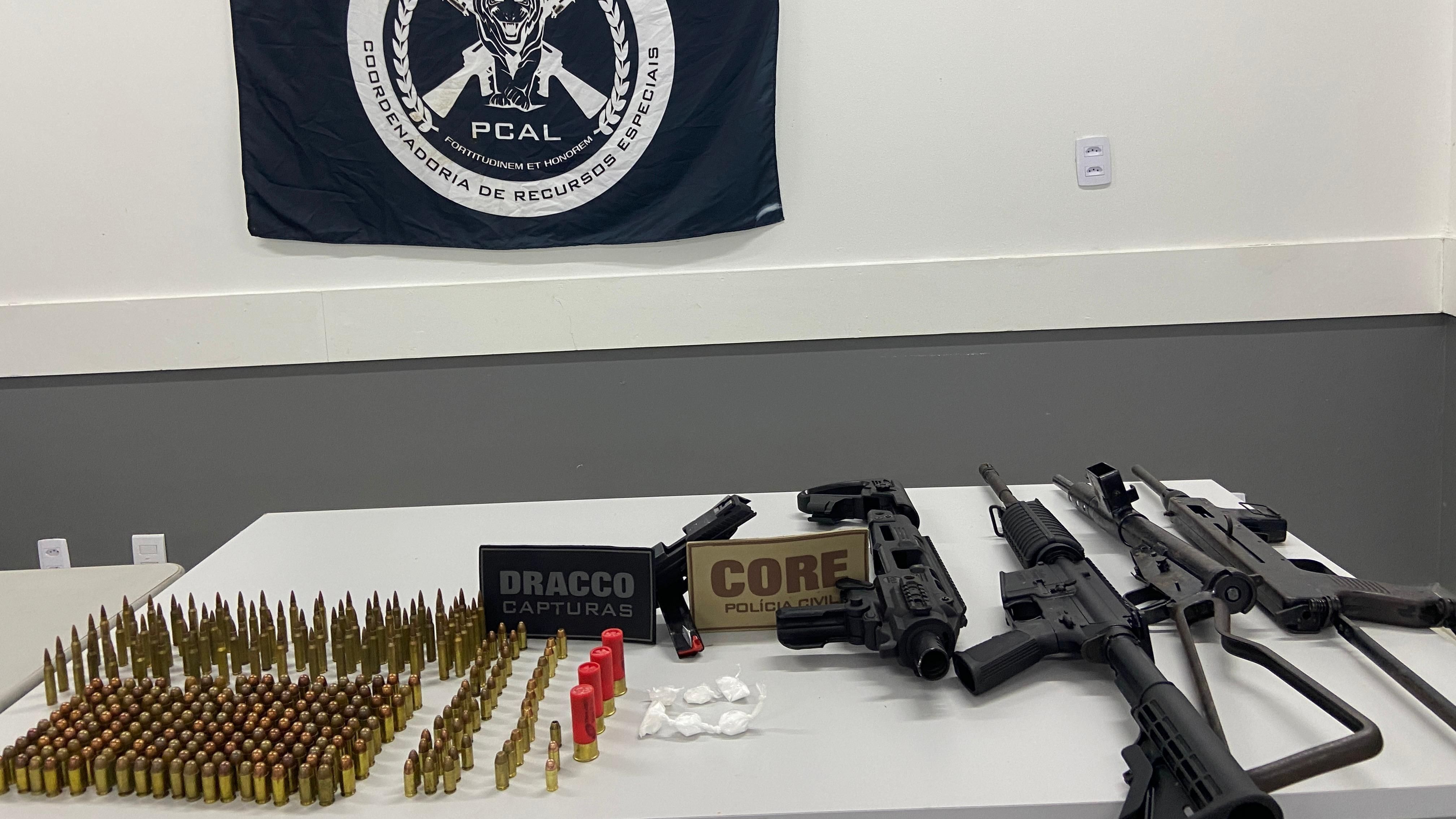 Armas encontradas na casa do criminoso