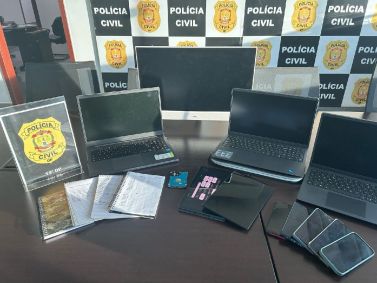 A dupla de estelionatários arrecadou R$ 200 mil no período investigado
