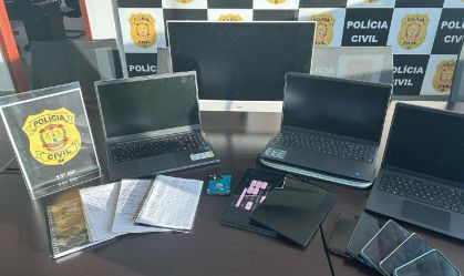 A dupla de estelionatários arrecadou R$ 200 mil no período investigado