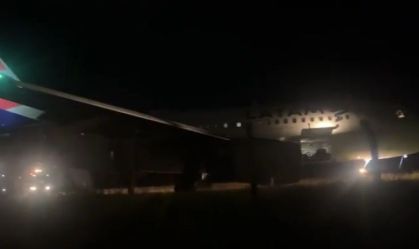 Avião da Latam com 107 passageiros sai da pista durante o pouso em SC