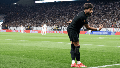 Yuri Alberto comemora gol do Corinthians diante do Santos